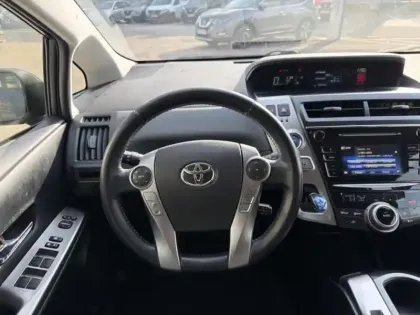 Photo 11 Toyota Prius + 136h Lounge