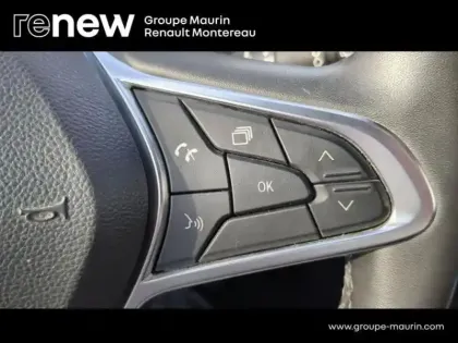 Photo 16 Renault Captur  1.6 E-Tech hybride 145ch Intens -21