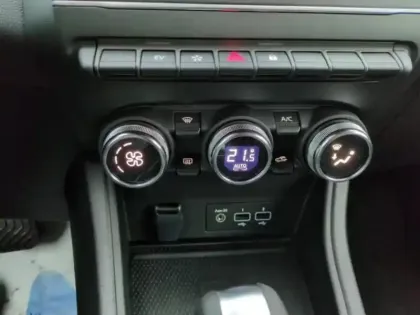 Photo 9 Renault Captur  1.6 E-Tech hybride 145ch Techno