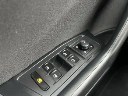 Photo 14 Volkswagen T-roc  1.0 TSI 110ch Life Plus