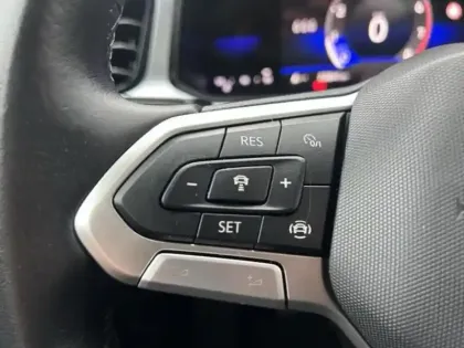 Photo 10 Volkswagen T-roc  1.0 TSI 110ch Life Plus