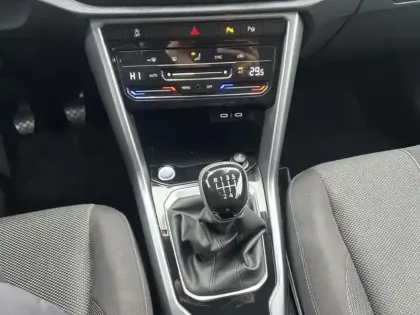 Photo 13 Volkswagen T-roc  1.0 TSI 110ch Life Plus