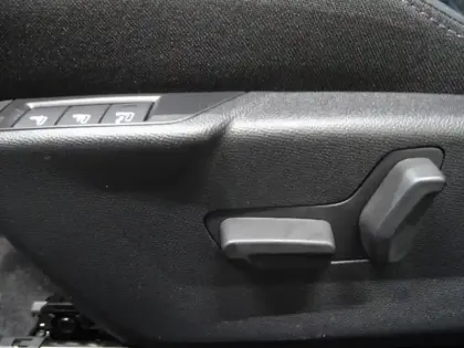 Photo 11 Peugeot 2008  1.2 Hybrid 145ch GT e-DCS6