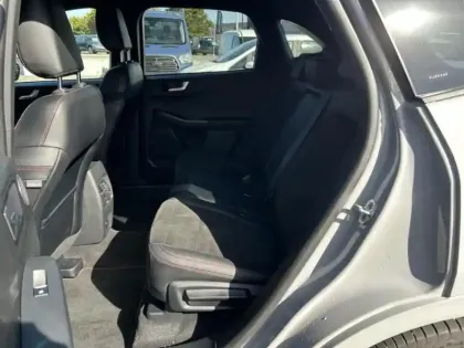 Photo 10 Ford Kuga  2.5 Duratec 190ch FHEV E85 Graphite Tech Edition BVA