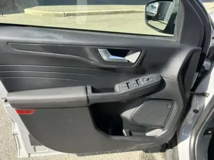 Photo 13 Ford Kuga  2.5 Duratec 190ch FHEV E85 Graphite Tech Edition BVA