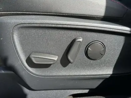 Photo 12 Ford Kuga  2.5 Duratec 190ch FHEV E85 Graphite Tech Edition BVA