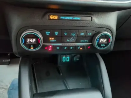 Photo 10 Ford Kuga  2.5 Duratec 225ch PHEV Vignale BVA