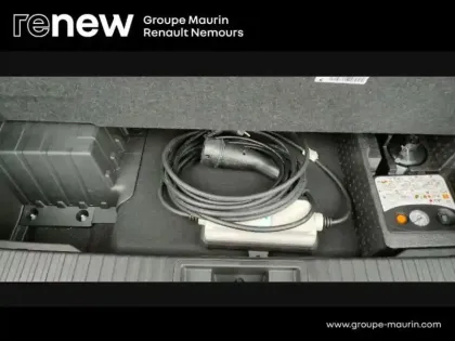 Photo 16 Renault Captur  1.6 E-Tech hybride rechargeable 160ch Initiale Paris -21