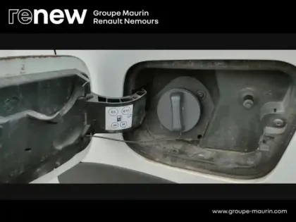 Photo 14 Renault Captur  1.6 E-Tech hybride rechargeable 160ch Initiale Paris -21