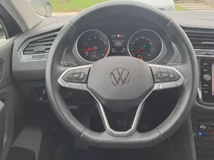 Photo 9 Volkswagen Tiguan  1.5 TSI 150ch Life Plus DSG7