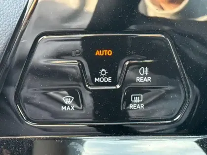 Photo 21 Volkswagen Golf  1.0 eTSI OPF 110 DSG7