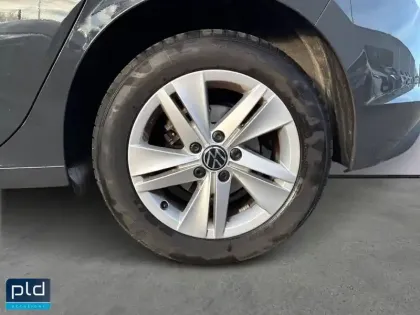 Photo 8 Volkswagen Golf  1.0 eTSI OPF 110 DSG7