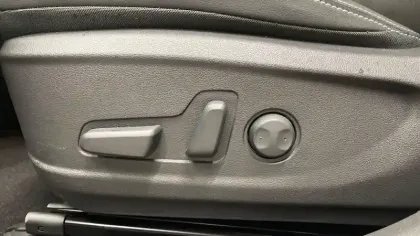 Photo 16 Hyundai Kona  1.6 GDi Hybrid