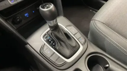 Photo 15 Hyundai Kona  1.6 GDi Hybrid