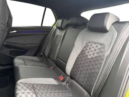 Photo 40 Volkswagen Golf  1.5 eTSI OPF 150 DSG7