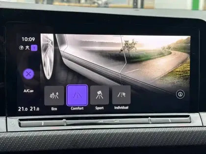 Photo 52 Volkswagen Golf  1.5 eTSI OPF 150 DSG7