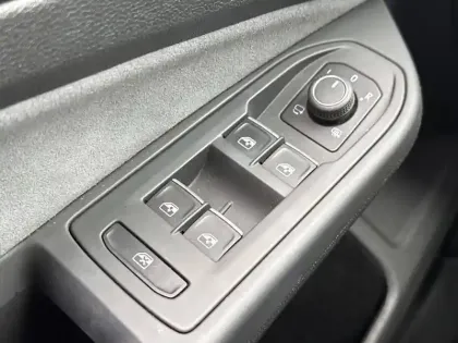 Photo 50 Volkswagen Golf  1.5 eTSI OPF 150 DSG7