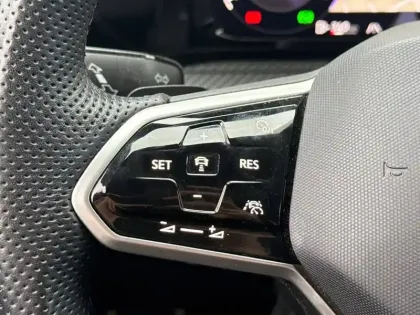 Photo 22 Volkswagen Golf  1.5 eTSI OPF 150 DSG7