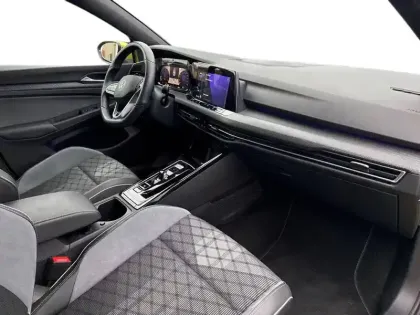 Photo 35 Volkswagen Golf  1.5 eTSI OPF 150 DSG7