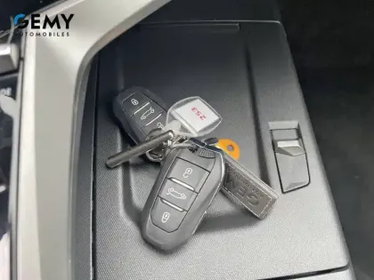 Photo 14 Peugeot 3008  Hybrid 136 e-DCS6