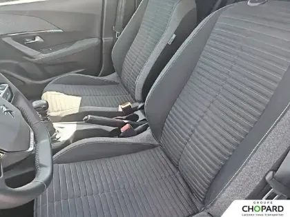 Photo 20 Peugeot 2008  PureTech 130 S&S BVM6