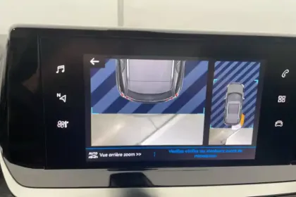 Photo 51 Peugeot 2008  PureTech 130 S&S BVM6