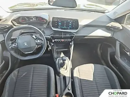 Photo 12 Peugeot 2008  PureTech 130 S&S BVM6