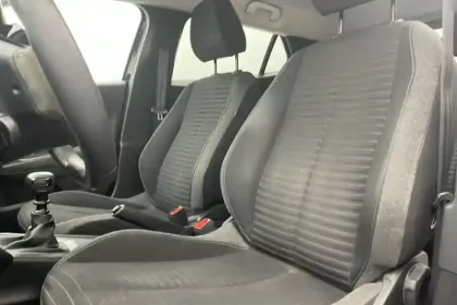 Photo 44 Peugeot 2008  PureTech 130 S&S BVM6