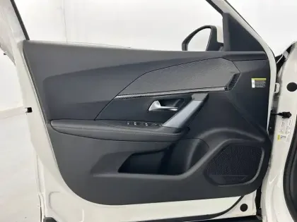 Photo 10 Peugeot 2008  BlueHDi 100 S&S BVM6