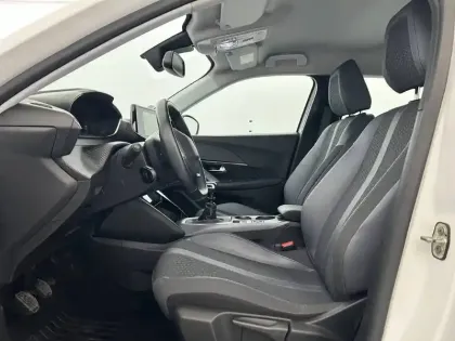 Photo 8 Peugeot 2008  BlueHDi 100 S&S BVM6