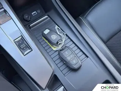 Photo 20 Peugeot 408  Hybrid 145 e-DCS6