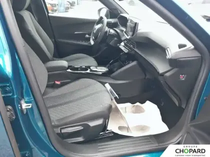 Photo 12 Peugeot 2008  Hybrid 145 e-DCS6