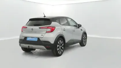 Photo 13 Renault Captur  E-Tech full hybrid 145