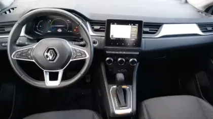 Photo 8 Renault Captur  E-Tech full hybrid 145