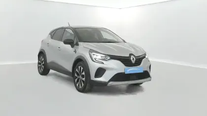 Photo 15 Renault Captur  E-Tech full hybrid 145