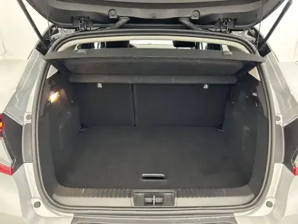 Photo 26 Renault Captur  E-Tech full hybrid 145