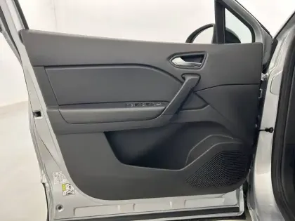 Photo 19 Renault Captur  E-Tech full hybrid 145