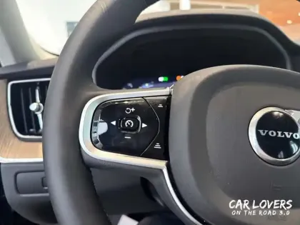 Photo 22 Volvo Xc60  T6 AWD Hybride rechargeable 253 ch+145 ch Geartronic 8