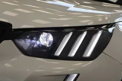 Photo 5 Peugeot 2008  PureTech 130 S&S EAT8