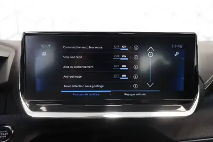 Photo 21 Peugeot 2008  PureTech 130 S&S EAT8