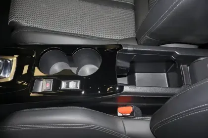 Photo 27 Peugeot 2008  PureTech 130 S&S EAT8