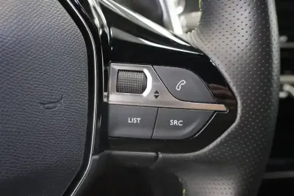 Photo 36 Peugeot 2008  PureTech 130 S&S EAT8