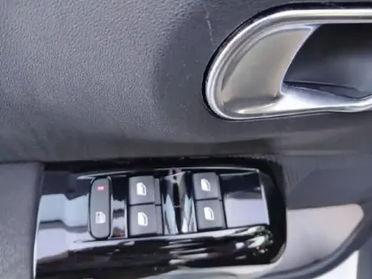 Photo 15 Citroën C3  PureTech 83 S&S BVM5 Shine