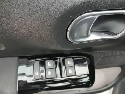 Photo 17 Citroën C3  PureTech 83 S&S BVM5 Shine