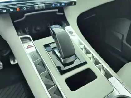 Photo 23 DS DS 7  Hybride Rechargeable E-Tense 360 EAT8 4x4 La Premiere