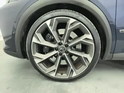 Photo 14 DS DS 7  Hybride Rechargeable E-Tense 360 EAT8 4x4 La Premiere