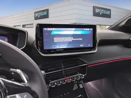 Photo 21 Peugeot 208  Hybrid 100 e-DCS6 GT