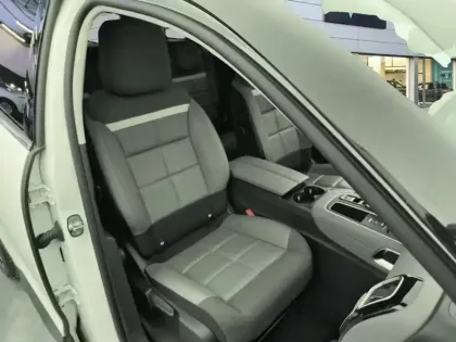 Photo 8 Citroën C5 aircross  Hybride Rechargeable 225 S&S e-EAT8 Shine Pack