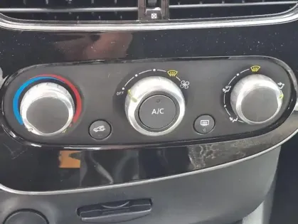Photo 8 Renault Clio IV Zen ENERGY dCi 90 E6C