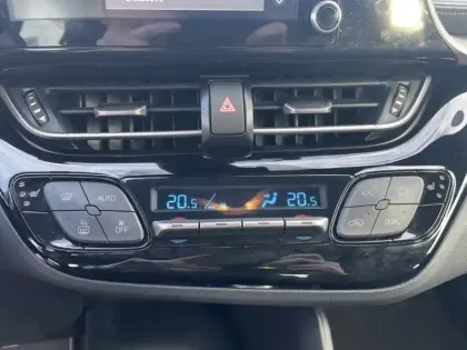 Photo 14 Toyota C-HR 2.0 Hybride 184 Dynamic Business Beyond HYBR